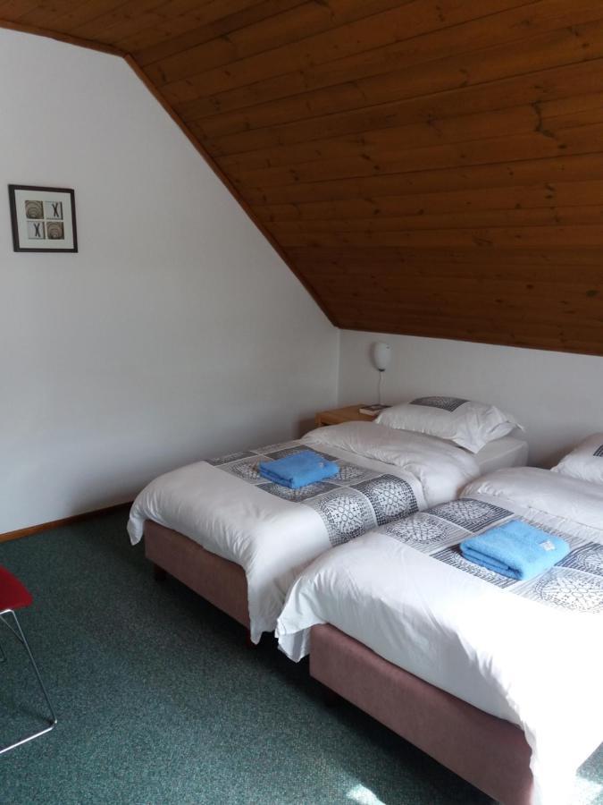 Kratochviluv Mlyn Hotel Cervena Lhota  ภายนอก รูปภาพ